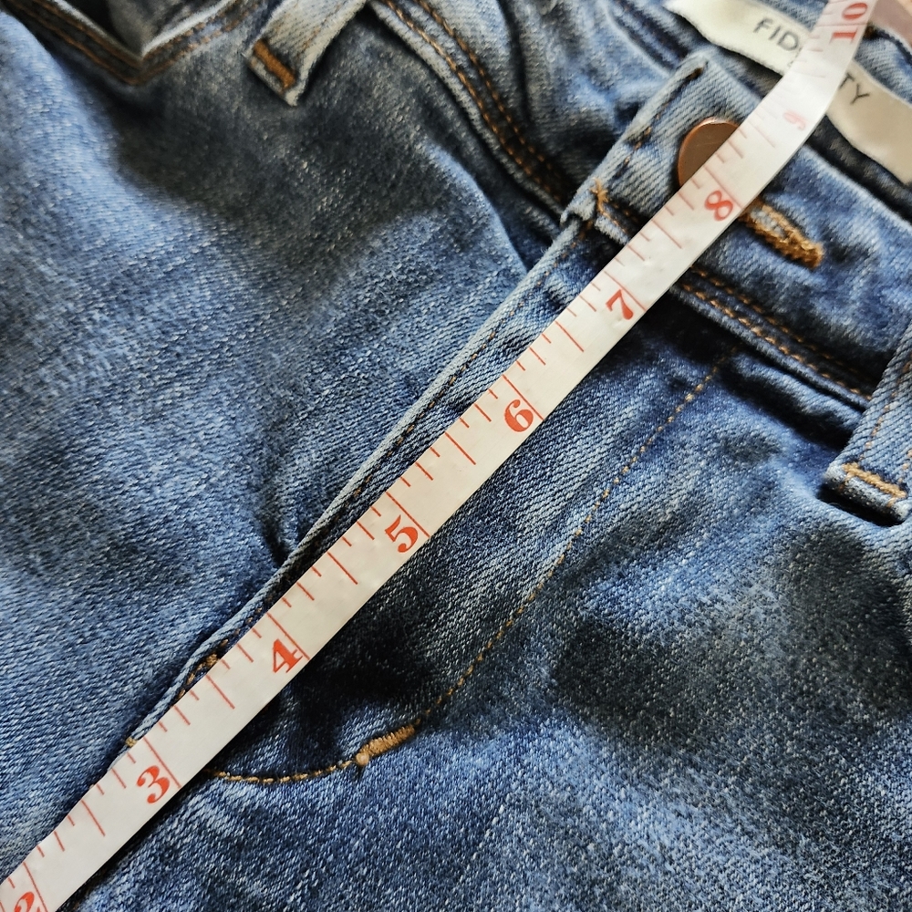 Fidelity Denim Women's Classic Blue Jeans. Size 26. - Picture 7 of 14